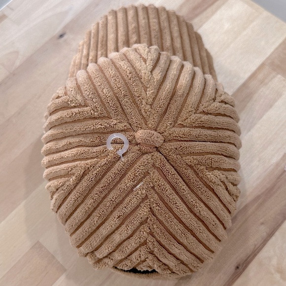 New! Brown Plush Corduroy Baseball Cap Adjustable Velcro Strap Back in Tan - Picture 4 of 12